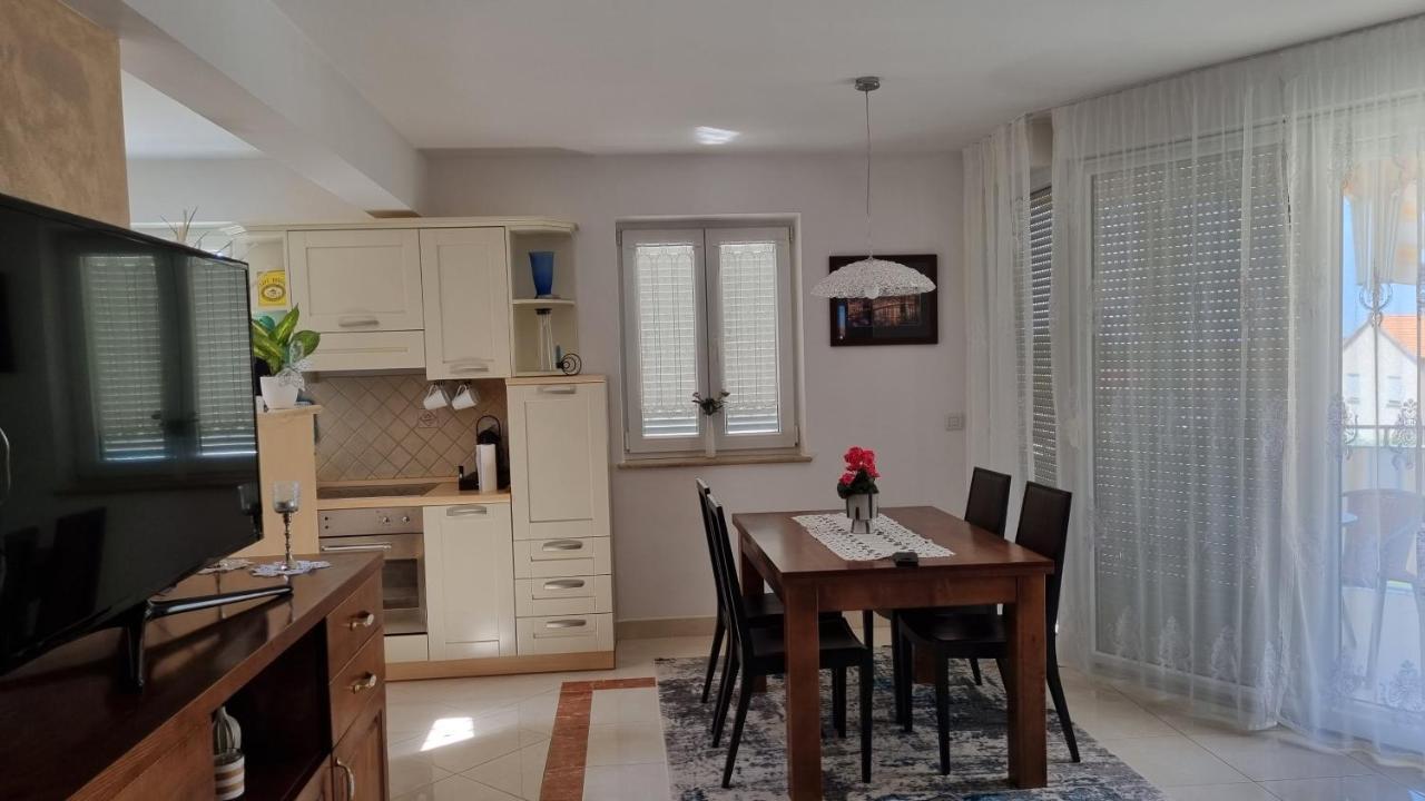 Appartement Sunny Maj Porec Exterior photo